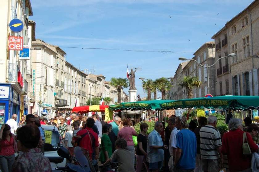 Saturday street market in Pezenas
